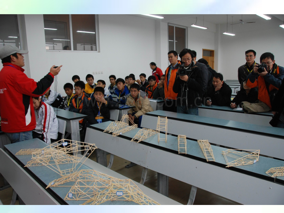 木结构桥梁承重模型简介ppt.ppt_第2页