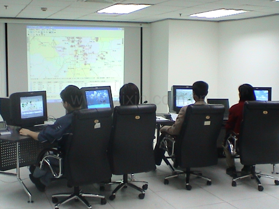 GPS车辆监控调系统.pptx_第1页