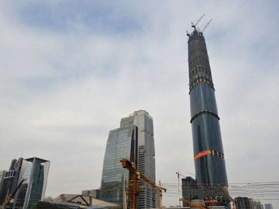 44万平标志性建筑虹吸雨水系统优化设计分析(图文解析).ppt_第1页